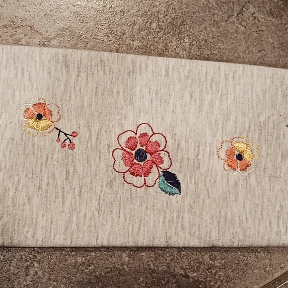 Girls Size 10-12 Gray Sweater with Flowers on Sleeves - Picture 3 of 4